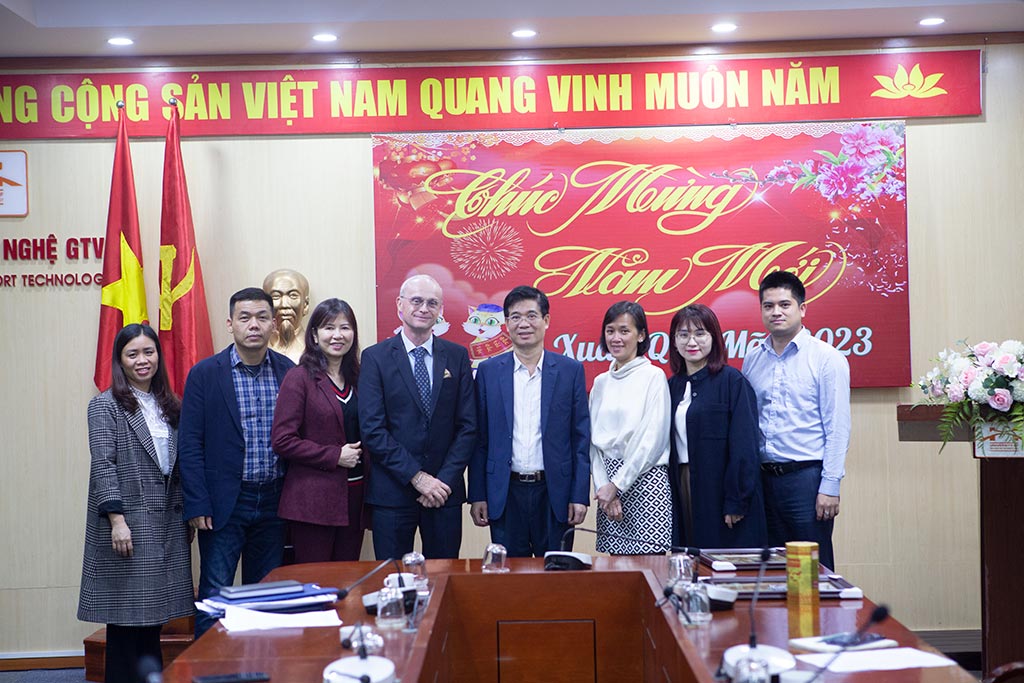 Lãnh đạo Nhà trường tiếp và làm việc với Trường Đại học Công giáo Miền Tây (UCO, Angers)