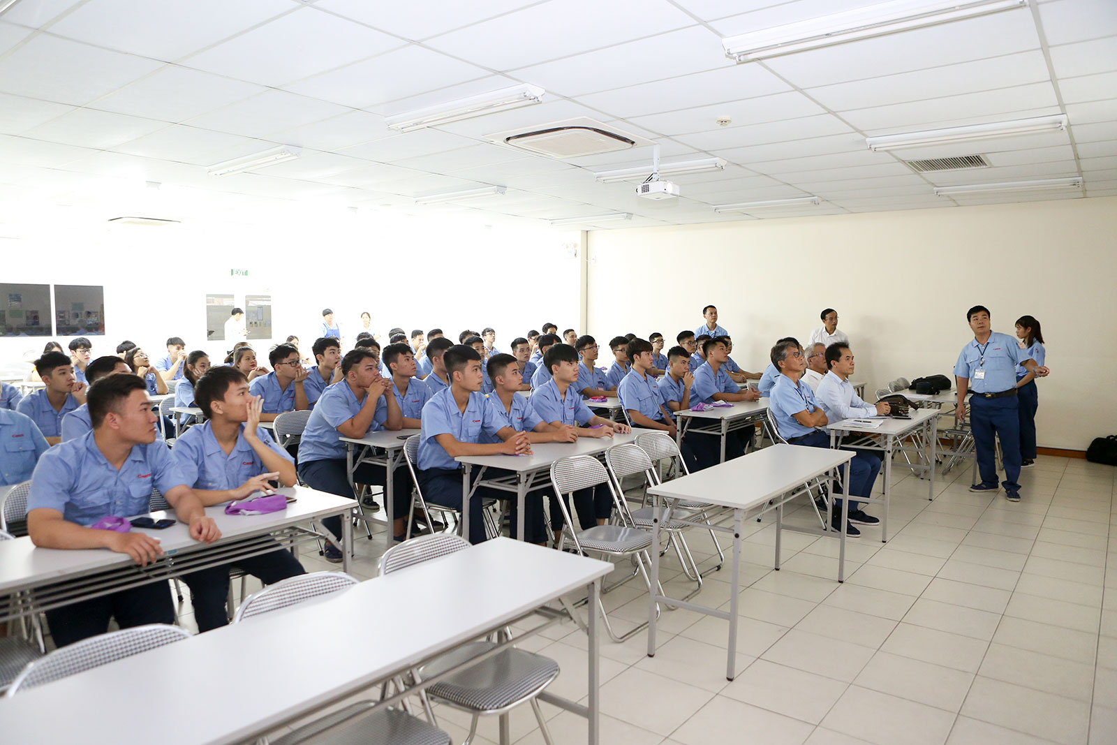 Lễ tổng kết kỳ trải nghiệm doanh nghiệp Nhật Bản cho sinh viên lớp đại học “chuẩn Nhật” năm học 2018-2019