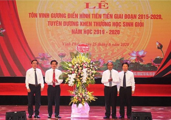 Thông báo xét tặng Bằng khen của Chủ tịch UBND tỉnh Vĩnh Phúc