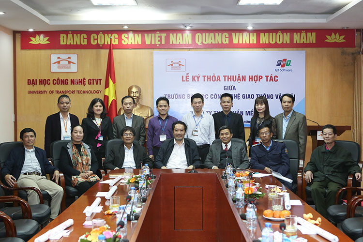 Gặp mặt cán bộ, viên chức nghỉ hưu Phân hiệu Trường Đại học Công nghệ GTVT năm 2017