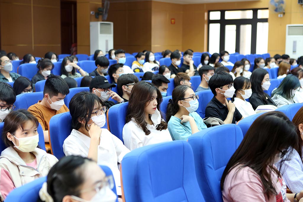 Khai mạc khóa đào tạo các chuyên đề quốc tế về Thương mại điện tử, Logistics, Công nghệ thông tin